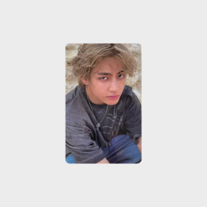 V - LAYOVER WEVERSE PHOTOCARD